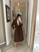 CASACO COM CINTO CASTANHO PONTO CHIC - Image 3