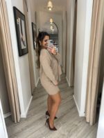 VESTIDO BEGE COM LENÇO INTEGRADO PONTO CHIC - Image 2