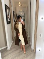 VESTIDO DE MALHA COM OMBREIRAS BEGE PONTO CHIC - Image 4