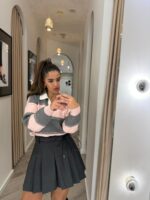 POLO CINZA E ROSA COM DECOTE EM V PONTO CHIC - Image 2