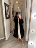 CASACO PRETO EM PÊLO PONTO CHIC - Image 2