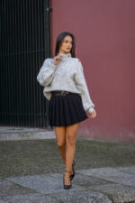 SAIA PLISSADA PRETA COM CINTO DUPLO PONTO CHIC