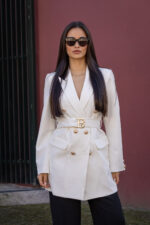 VESTIDO BLAZER COM BOTÕES DOURADOS E CINTO PONTO CHIC - Image 2