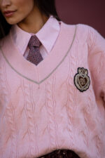 CAMISOLA DE MALHA ROSA COM DECOTE EM V E DETALHE BRILHANTE PONTO CHIC - Image 3