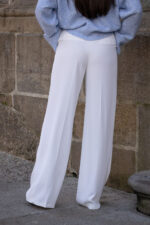 CALÇA BRANCA FLUIDA COM PREGAS PONTO CHIC - Image 3