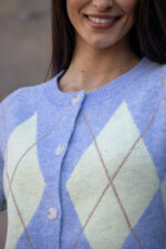 CASACO DE MALHA AZUL BEBÉ COM PADRÃO DE LOSANGOS PONTO CHIC - Image 4