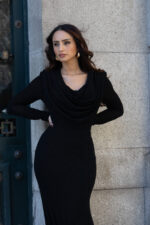 VESTIDO PRETO DRAPEADO COM BRILHOS PONTO CHIC