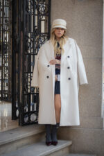 SOBRETUDO BEGE CRU COM BOTÕES E CINTO IMPERIAL - Image 9