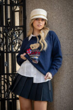 CAMISOLA DE MALHA AZUL MARINHO COM URSO PONTO CHIC - Image 2