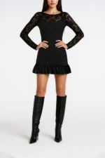 VESTIDO CURTO EM RENDA COM FOLHO EM VELUDO SAHOCO