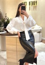 SAIA MIDI PRETA EFEITO PELE COM RACHA NA FRENTE PONTO CHIC - Image 2