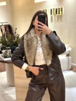 CASACO CASTANHO COM GOLA EM PELO PONTO CHIC - Image 3