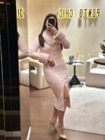 VESTIDO DE MALHA BEGE COM GOLA E PUNHOS EM PELO PONTO CHIC - Image 6