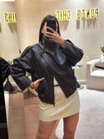 CASACO CASTANHO EM ECOPELE PONTO CHIC - Image 4