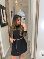 VESTIDO PRETO COM MANGAS EM TULE E CINTO IMPERIAL - Image 5