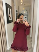 VESTIDO CURTO BORDEAUX COM FOLHOS PONTO CHIC