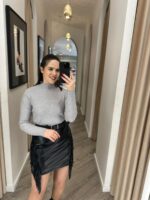 CAMISOLA DE MALHA COM APLICAÇÕES DE LANTEJOULAS CINZA PONTO CHIC