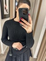 CAMISOLA DE MALHA CANELADA COM TRANÇAS PRETA PONTO CHIC - Image 3