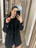 CASACO COM LAPELA CLÁSSICA E BOTÕES DOURADOS PRETO PONTO CHIC - Image 3