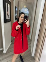 CASACO COM LAPELA CLÁSSICA E BOTÕES DOURADOS VERMELHO PONTO CHIC - Image 2