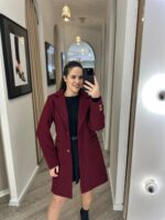 CASACO COM LAPELA CLÁSSICA E BOTÕES DOURADOS BORDÔ PONTO CHIC - Image 3