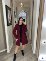 CASACO COM LAPELA CLÁSSICA E BOTÕES DOURADOS BORDÔ PONTO CHIC