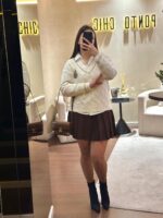 CAMISOLA DE MALHA CRU COM DECOTE EM V E DETALHE BRILHANTE PONTO CHIC - Image 3