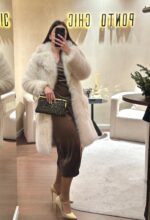 VESTIDO COM DECOTE EM V E ARGOLA DECORATIVA CASTANHO PONTO CHIC - Image 2