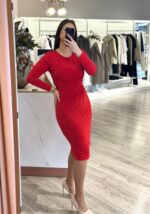 VESTIDO COM DRAPEADO E ARGOLA DECORATIVA VERMELHO PONTO CHIC - Image 3