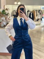 COLETE EM VELUDO AZUL COM GRAVATA DIXIE