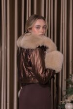 CASACO DE PELE COM GOLA E PUNHOS EM PELO FLO&CLO - Image 3