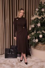 VESTIDO CASTANHO COM DRAPEADOS IMPERIAL - Image 2