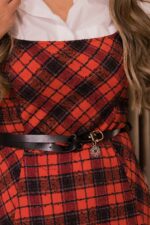 VESTIDO XADREZ VERMELHO COM CINTO RINASCIMENTO - Image 3