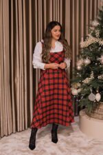 CAMISA BRANCA COM APLICAÇÕES DE PÉROLAS E BRILHANTES RINASCIMENTO - Image 2