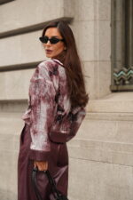 CAMISOLA DE LANTEJOULAS BORDEAUX SAHOCO - Image 7