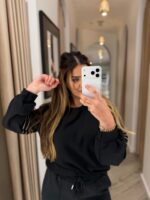 CAMISOLA COM DETALHE DE CORRENTES PRETA PONTO CHIC