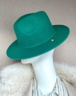 CHAPÉU VERDE COM DETALHE DOURADO RINASCIMENTO