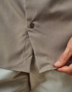 CAMISA RELAXED FIT TAUPE ZOLF - Image 2