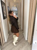 CASACO BIKER CASTANHO EM CAMURÇA SINTÉTICA PONTO CHIC - Image 3