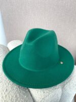 CHAPÉU VERDE COM DETALHE DOURADO RINASCIMENTO - Image 2