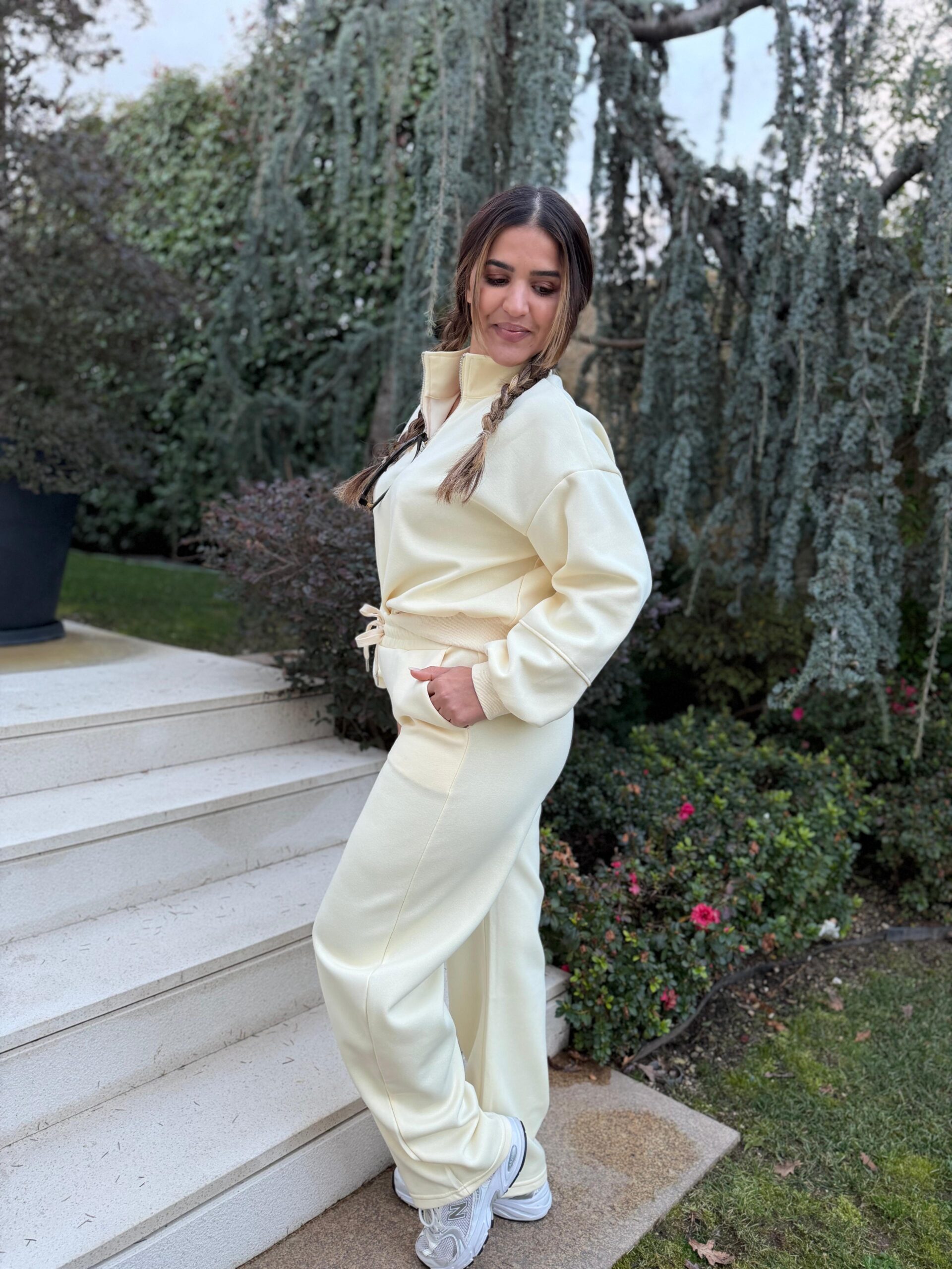 94e31c74-3dd6-4a85-9803-485bb8c89271 CALÇA COMFY AMARELO MANTEIGA PONTO CHIC - Image 1