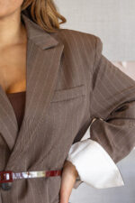 BLAZER CASTANHO COM RISCA GIZ  PONTO CHIC - Image 7