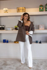 CALÇA BRANCA COM PREGAS PONTO CHIC - Image 5