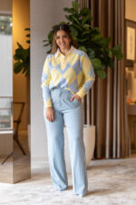 CALÇA AZUL CLARO COM PREGAS PONTO CHIC