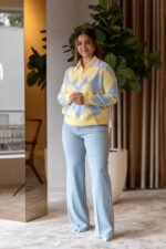 CALÇA AZUL CLARO COM PREGAS PONTO CHIC - Image 2