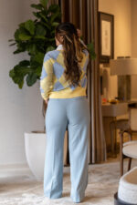 CALÇA AZUL CLARO COM PREGAS PONTO CHIC - Image 3