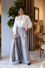 CAMISA BRANCA COM PREGAS NA GOLA PONTO CHIC