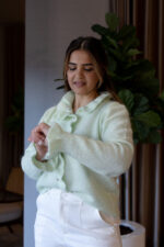 CASACO DE MALHA VERDE PASTEL COM BOTÕES DECORATIVOS - Image 3