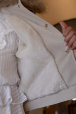 CASACO BEGE COM PÊLO PONTO CHIC - Image 4