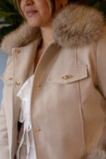 CASACO BEGE COM PÊLO PONTO CHIC - Image 5